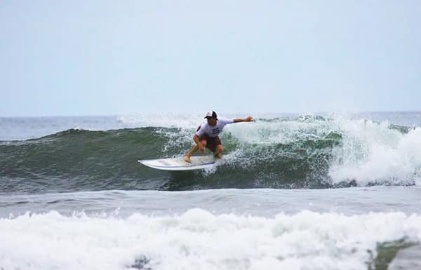 Tyler surfing Guiones tyler marsh surfing