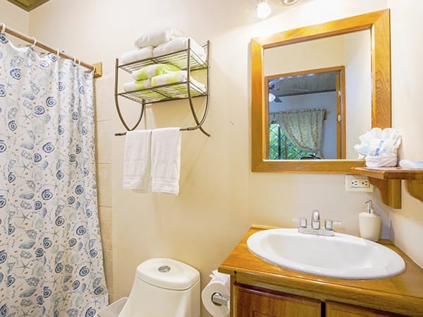 Casa Plumeria Bathroom casa plumeria aloha