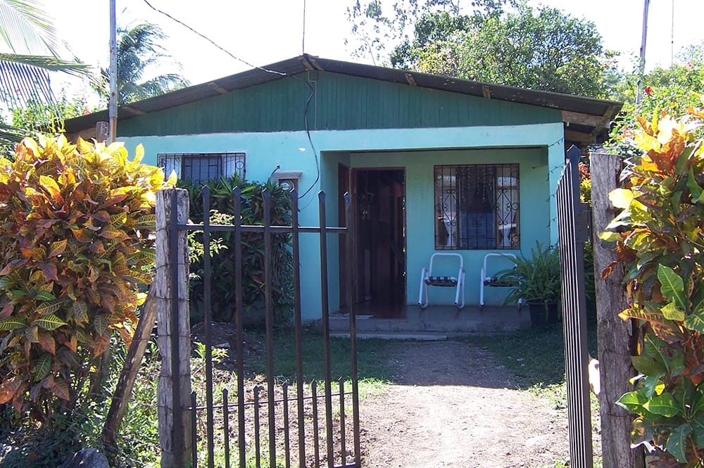 homestays costa rica beach