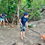 volunteers helping in samara beach