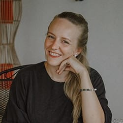 author_hanni