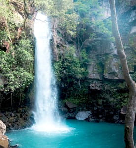 la cangreja waterfall rincon de la vieja